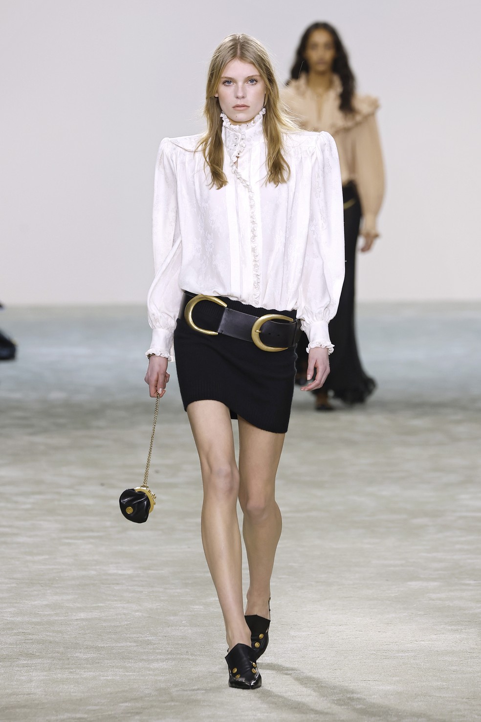 Chloé Inverno 25: O Retorno Triunfal da Estética Boho na Moda de Luxo - Revista ESTILO desfile Chloé Inverno 25
